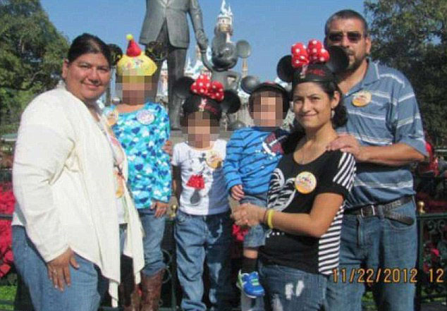 Приемни родители 15 години изнасилвали щерка си, за да им роди още три деца (СНИМКИ)