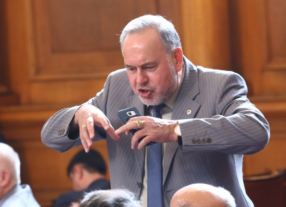 Славчо Велков вече не е депутат по собствено желание с мотив, че... 