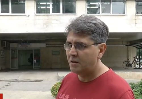 Майката на отвлечената и изтезавана Вики разказа за изрода, който гасял фасове в лицето на момичето!