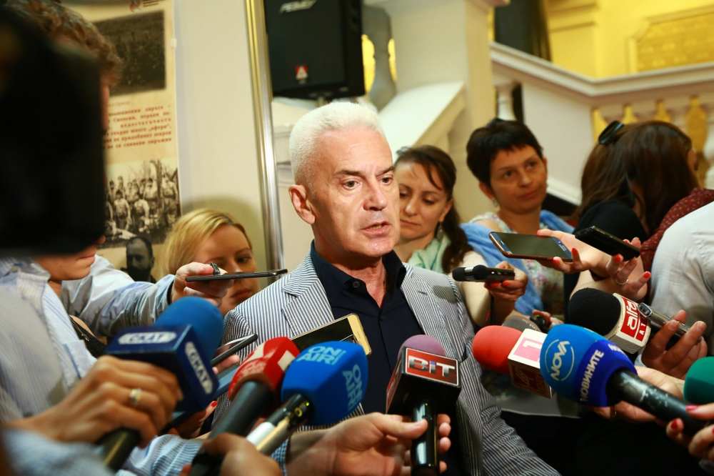 С уникална семейна СНИМКА Сидеров захапа Симеонов