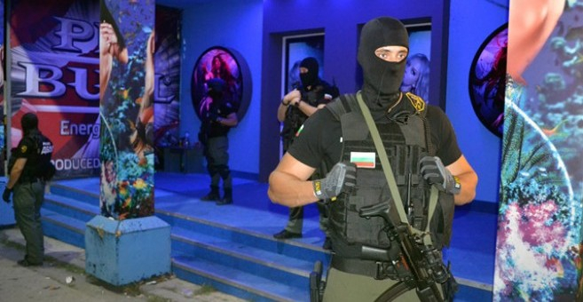 След спецакция: Арестуваха трима автоджамбази във Варна