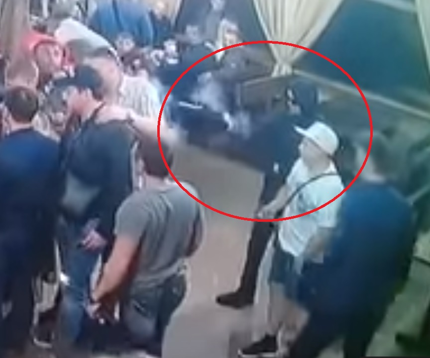 Брутално ВИДЕО (18+): Мафиот излезе от затвора, застреляха го, докато празнуваше