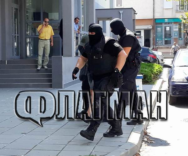 Извънредно за спецакцията срещу бандата на Очите! В една от къщите намериха близки на знакова фигура от ъндърграунда 