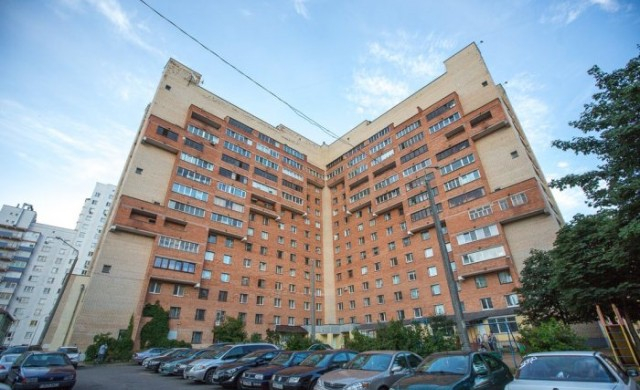 Това ли е най-странният блок, строен някога? (СНИМКИ)
