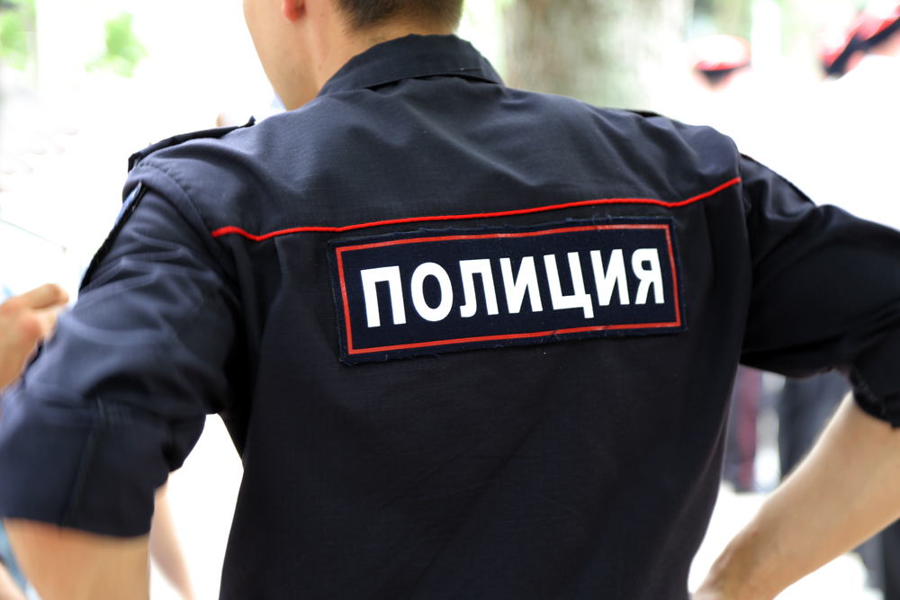 Полиция се изсипа в дома на Бенчо Бенчев от БСП и започна претърсване 