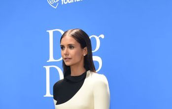 Нина Добрев шашна всички с тоалета си на филмова премиера (СНИМКИ)