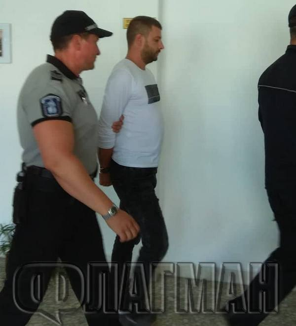 Пияният и дрогиран софиянец, помел деца в Китен, рони крокодилски сълзи в съда 