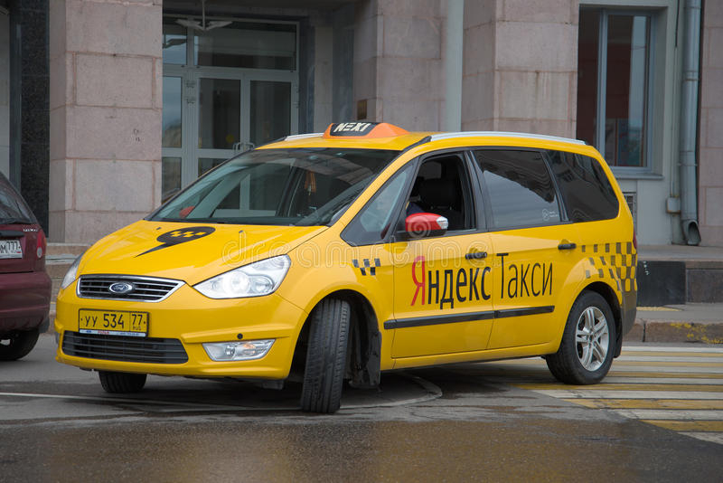 Образцово обслужване: Таксиджия изнасили клиентка, но я откара безплатно у дома