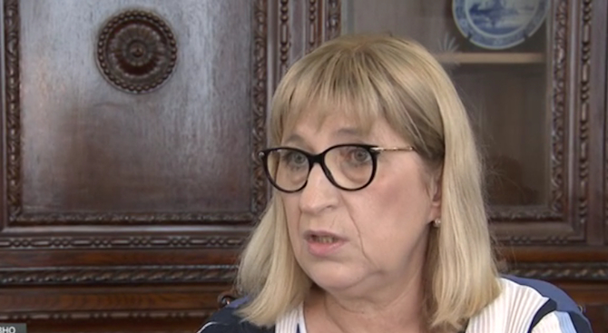 Цецка Цачева: Няма как да няма отговорни, когато България за няколко дни остане без Търговски регистър