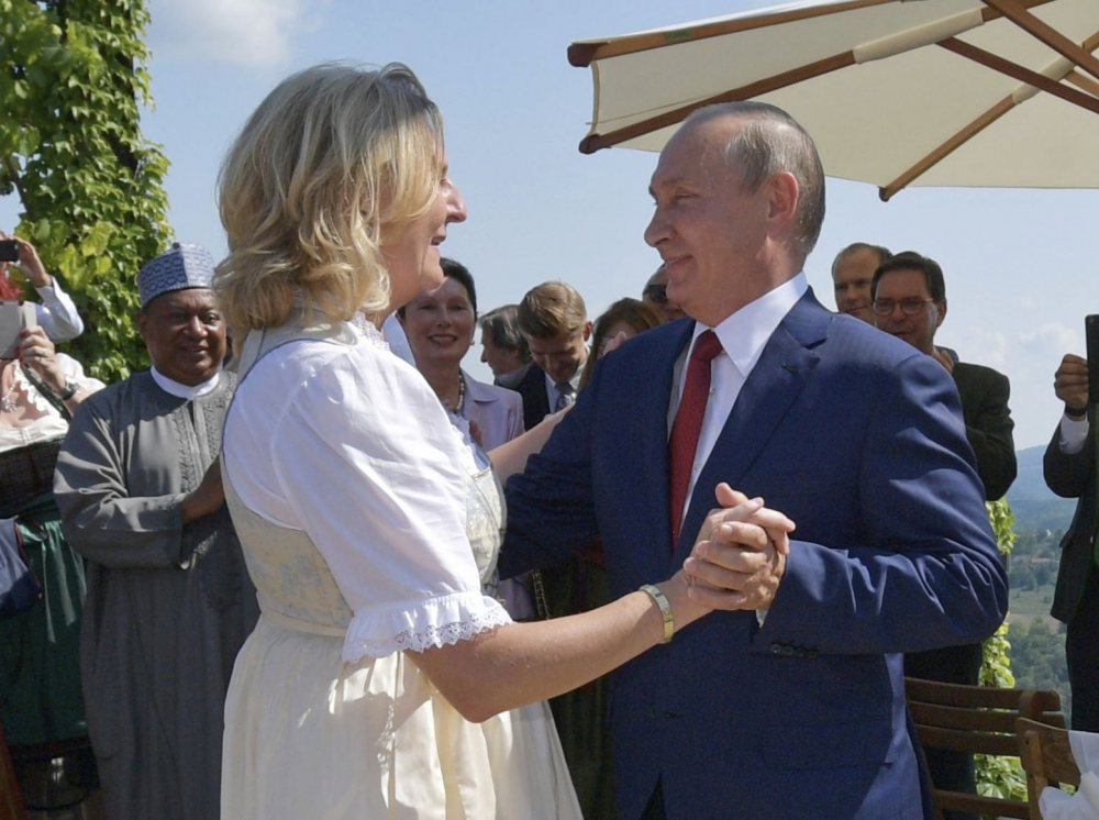 Разкриха трите сватбени подаръка на Путин в Австрия (СНИМКИ)