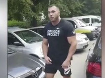 Приятелка на варненския BMW батка, псувал като каруцар на майка, скочи в негова защита и отприщи гнева на мрежата (ВИДЕО)