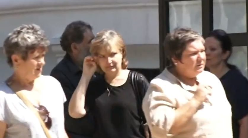 Покъртителни КАДРИ от погребението на починалата в Сливен родилка Ренета