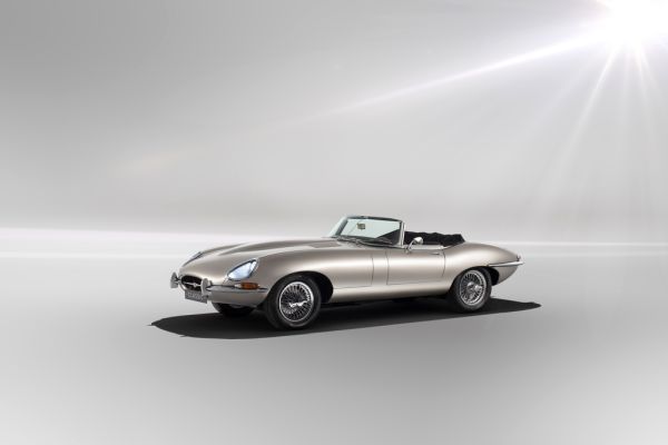 E-LECTRIC! Jaguar Classic ще създава изцяло електрически автомобили E-TYPE