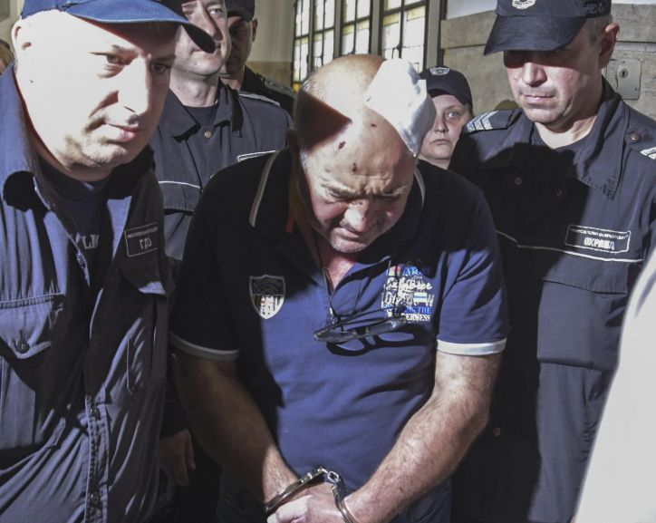 Шофьорът на обърналия се край Своге автобус с първи думи пред съда 