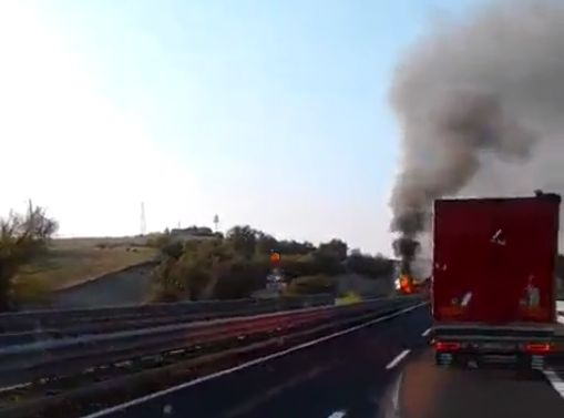 Първи СНИМКИ и ВИДЕО от жестоката катастрофа с български тираджия в Италия