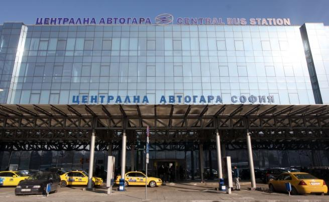 Стотици пътници увисват заради фирма, въртяла далавери по линията Пловдив - София, хаос на столичната автогара  
