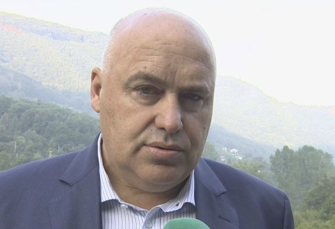 Зам.-кметът на Своге: Експерти могат да установят много лесно кой е сложил мантинелата на завоя убиец