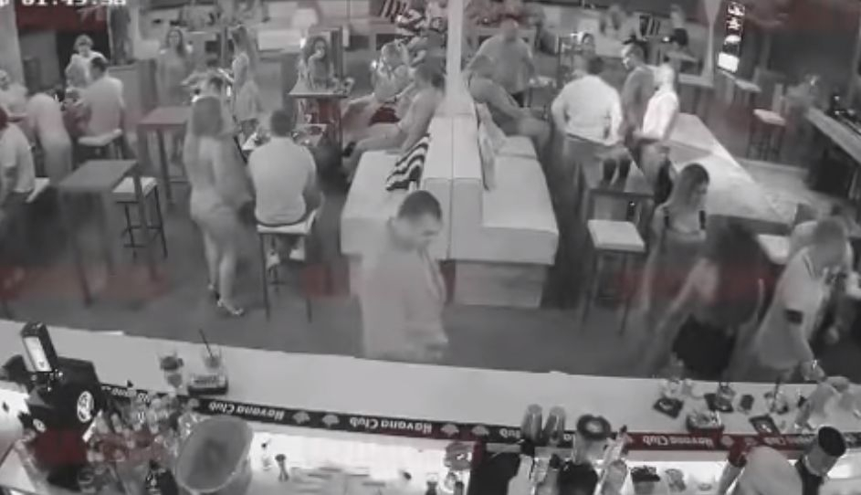Проговориха арестувани за екшъна в плажното заведение в Бургас, изкараха невероятна версия (ВИДЕО)