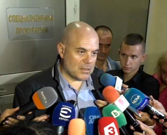 Прокурор Гешев с горещи разкрития: Миню Стайков е арестуван! Акцията във Винпром "Карнобат" има общо с нелегална фабрика, разбита преди месеци