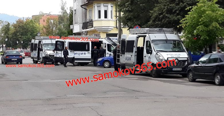 Самоков смразен след убийството на разведената Венета и децата от ревнивия Иван, ето какво разказват хората