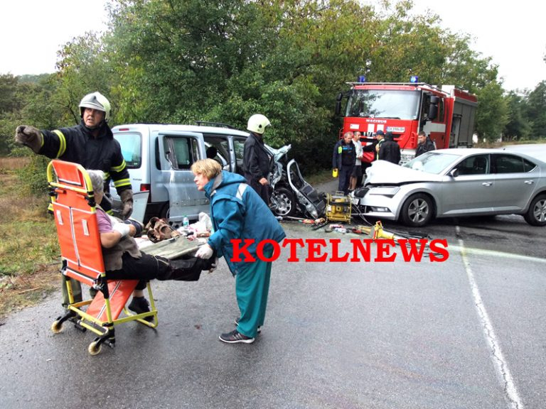 Зверска катастрофа край Котел! Режат ламарини, за да извадят тежко пострадали съпрузи (СНИМКИ/ВИДЕО 18+) 