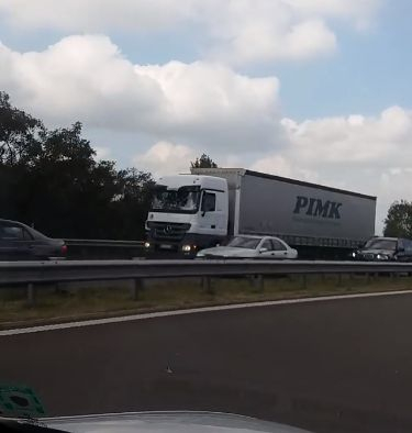 Пълен ужас е на АМ "Тракия" на изхода на София! Има луди, които карат на заден (ВИДЕО)