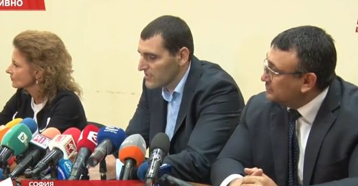 Разследващи показаха врътките и измамната схема, по които са действали 20 фирми в Карнобат