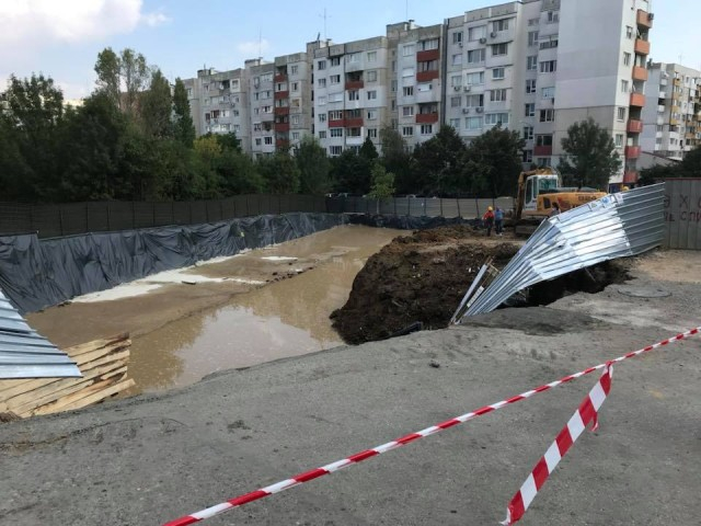 Потресаващи СНИМКИ от среднощния ужас, придружен със зловещ тътен, събудил жителите на "Овча купел"