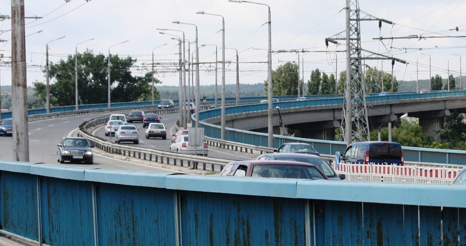 Полицейска гонка на Аспаруховия мост във Варна