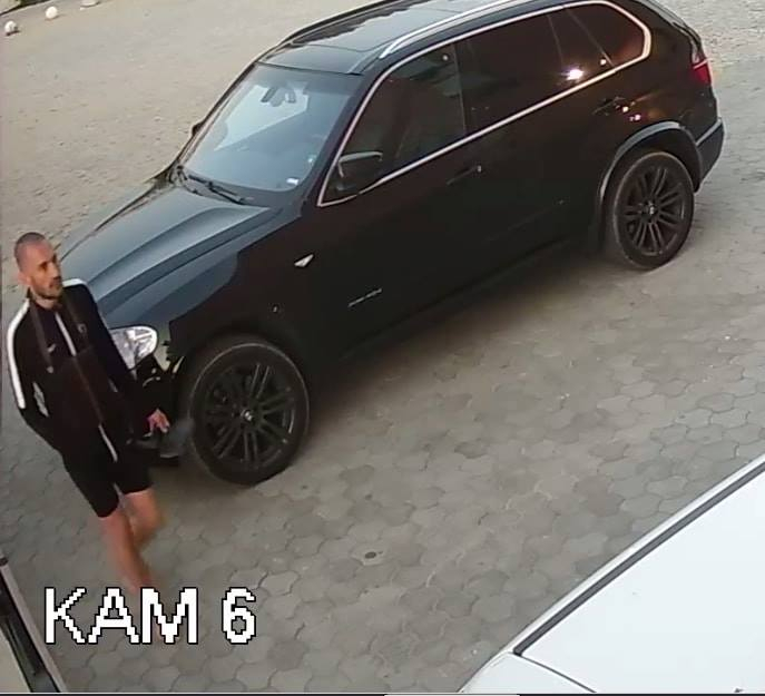Познавате ли този мъж? Обикаля хотели в Слънчев бряг и краде (СНИМКА)