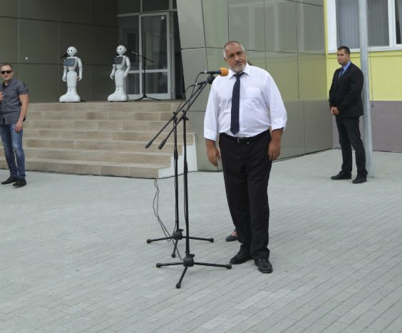 Борисов откри новата гимназия в Бургас и жегна БСП: Докато онези са на СПА, ние създаваме светлото бъдеще сега (СНИМКИ/ВИДЕО)