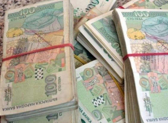 Спецпрокуратуратта иззе още 500 000 лева по делото "Арабаджиеви", пачките превозвани с джип, трима са арестувани