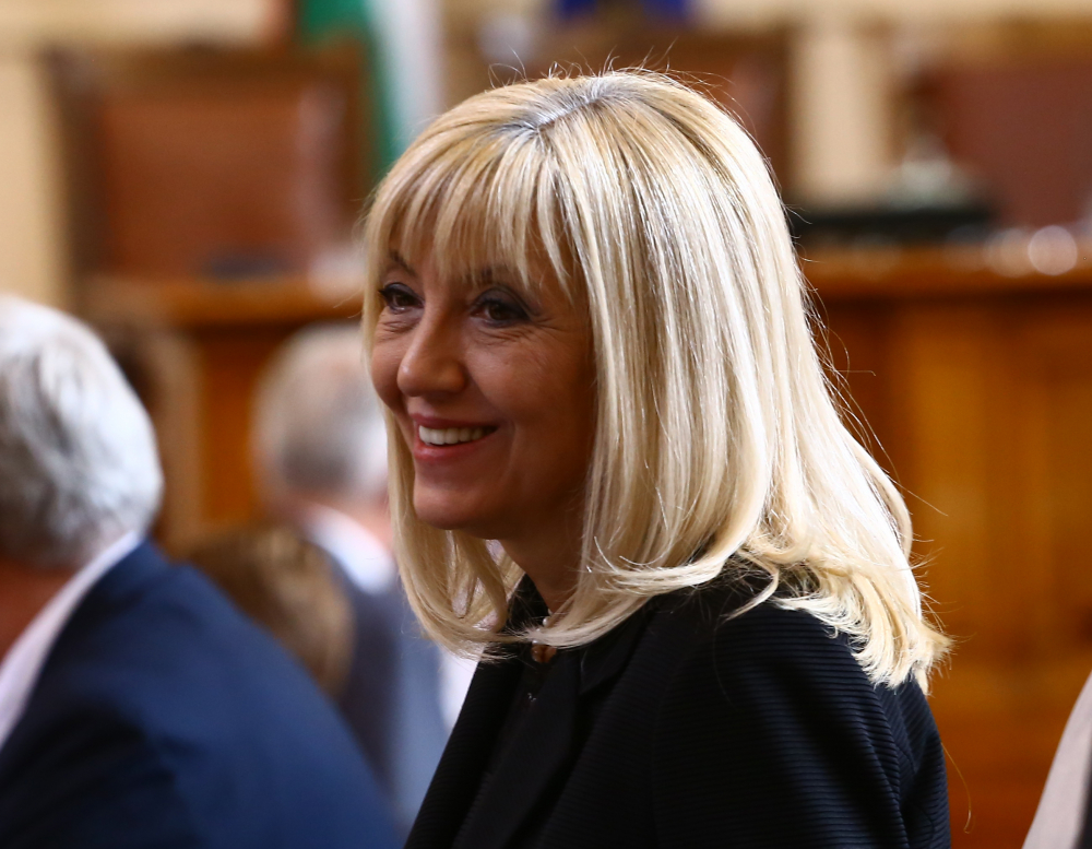 Министър Аврамова обеща да предостави на БСП всички документи по Ларгото