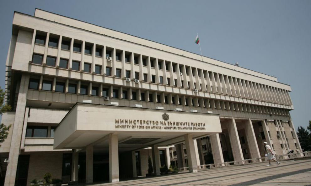 Външно министерство с много важно предупреждение за тайфуна в Хонг Конг 