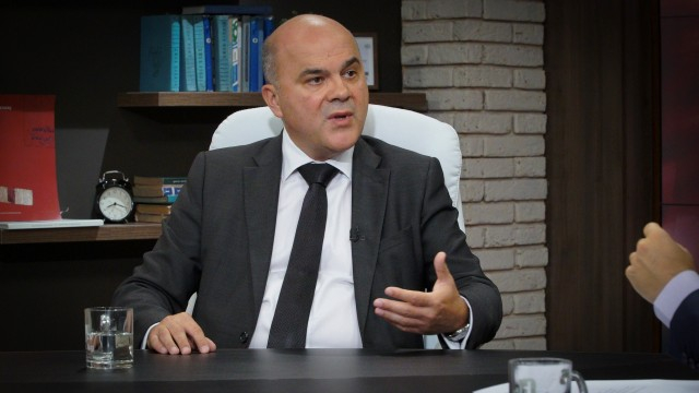 Бисер Петков разкри с колко точно ще се вдигнат пенсиите и таванът им от 1 юли 2019 г. 