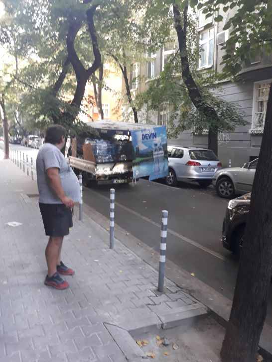 Страшен инцидент на оживена столична улица (СНИМКИ)
