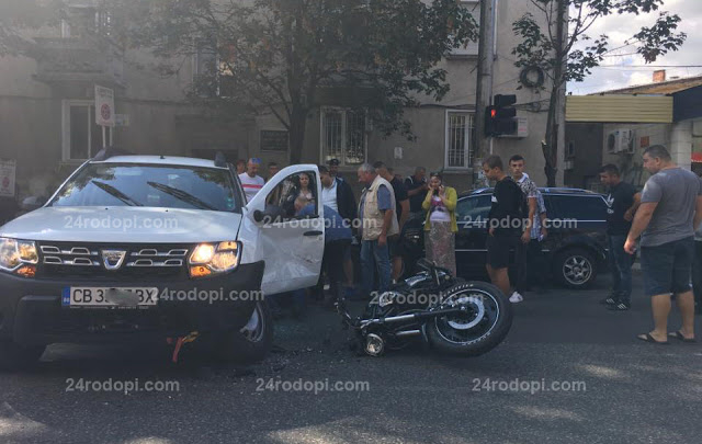 Шофьор на джип направи забранена маневра на пъпа на Кърджали и прати моторист в болница (СНИМКИ/ВИДЕО)