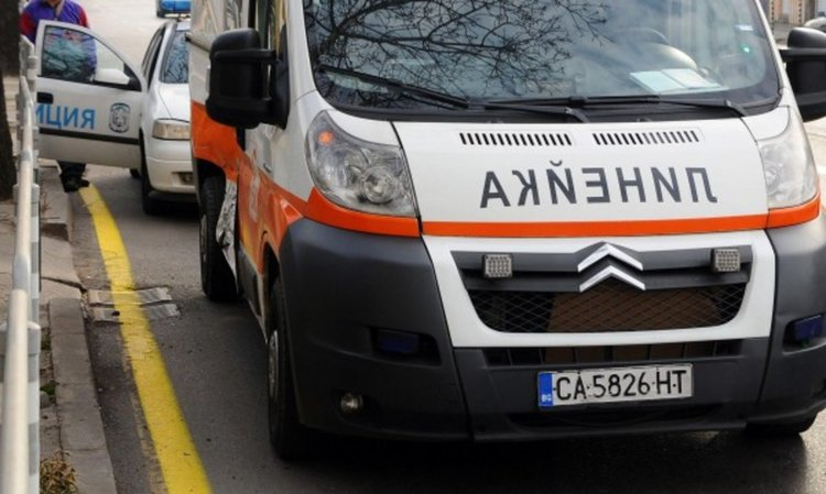 Сигнал до БЛИЦ: Шофьор помете пешеходка в столицата 