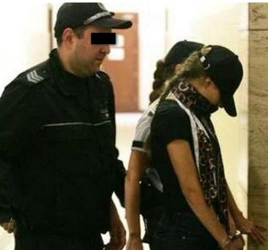 Спипаха фаталната блондинка Яница с много наркотици в Слънчака, а с нея... 