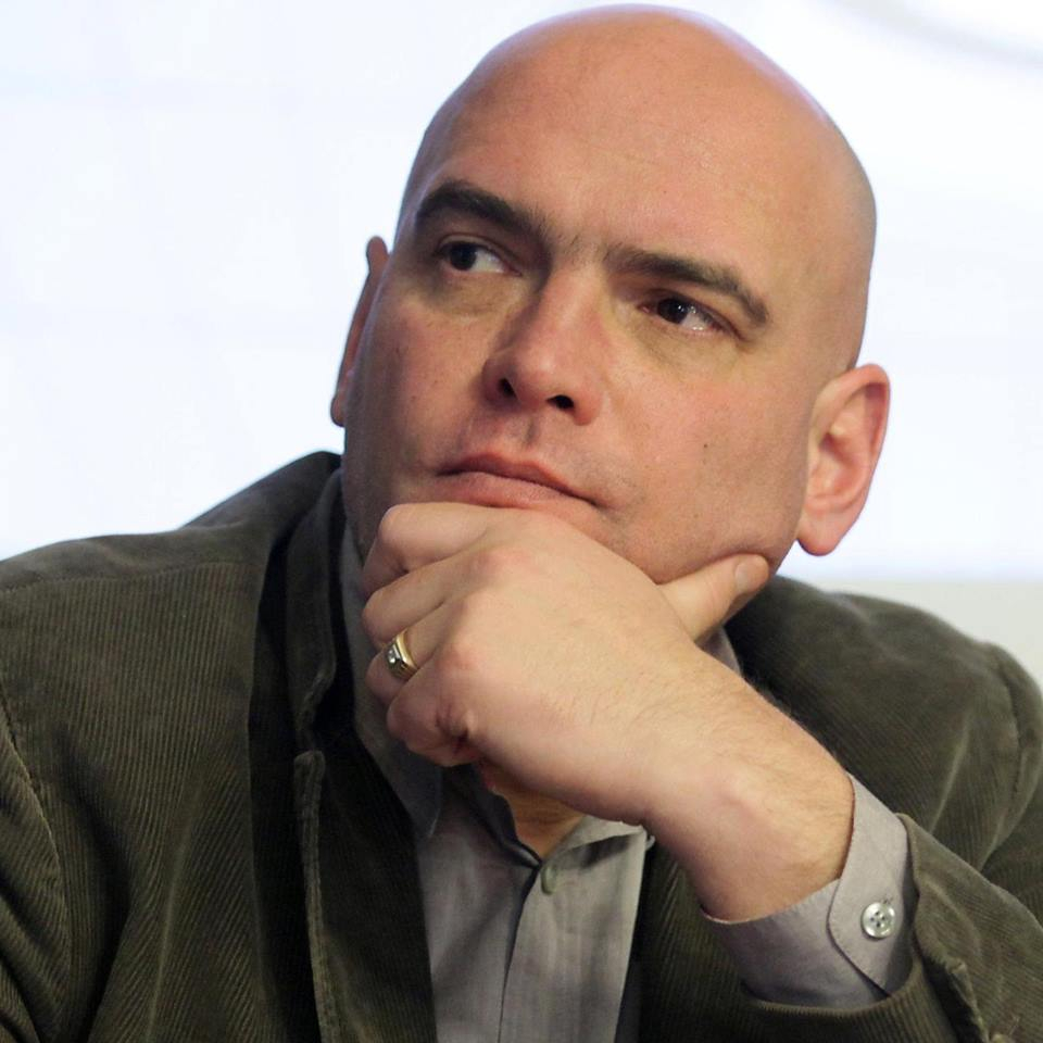 Само в БЛИЦ! Хакери - протестъри опитаха да разбият компютърната защита на топ полицай, но не им мина номера