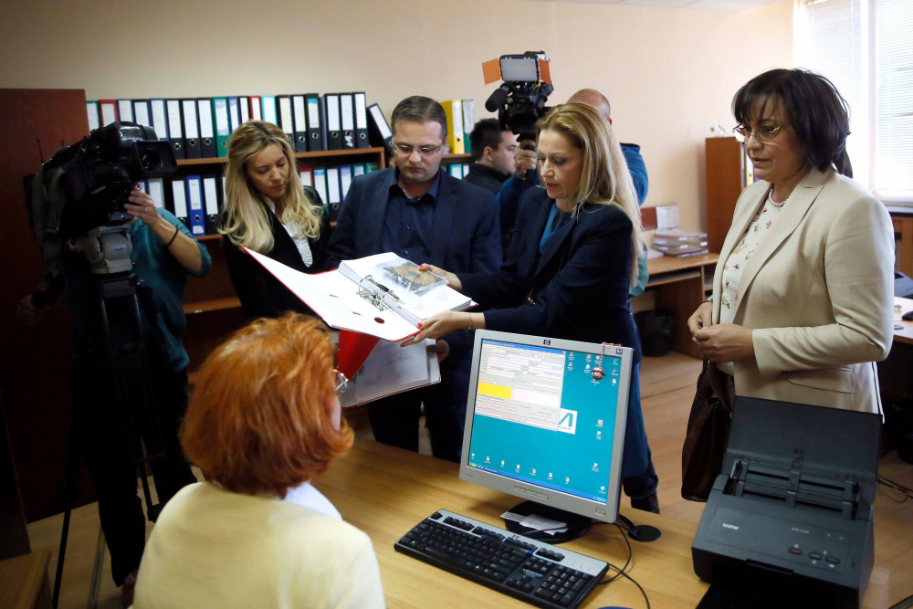 Официално! Нинова регистрира червената Българска свободна телевизия (СНИМКИ)