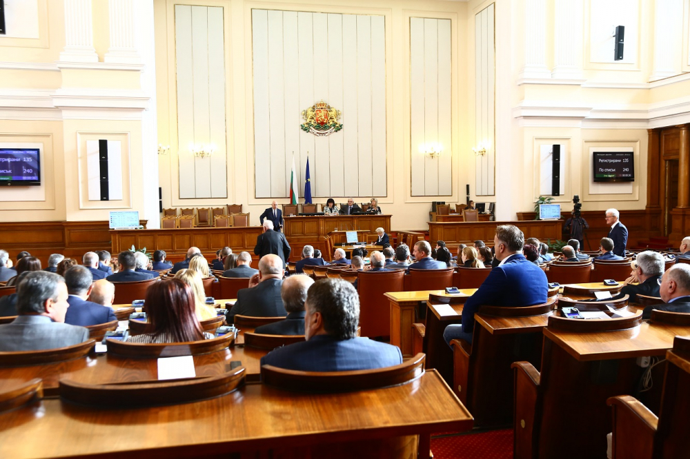 Жега в парламента заради хората с увреждания!