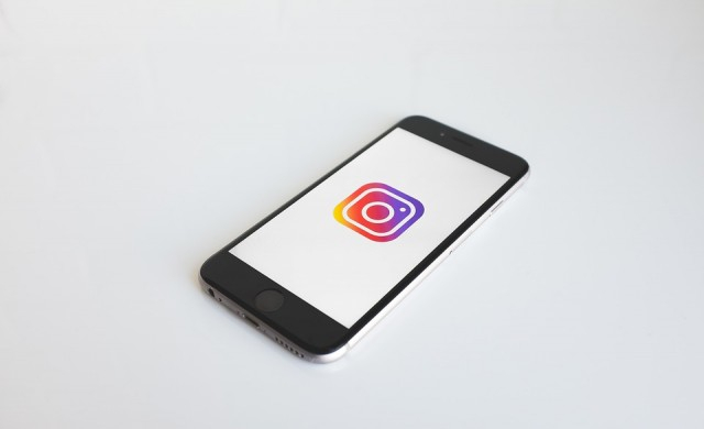 Нова тенденция залива Instagram с голи дупета (СНИМКА 18+)