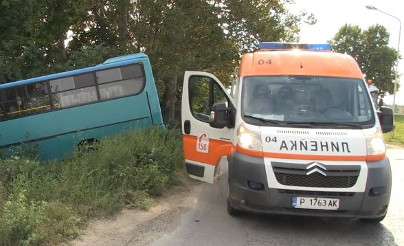 Ужас в Русе! Катастрофира автобус на градския транспорт! (СНИМКА)