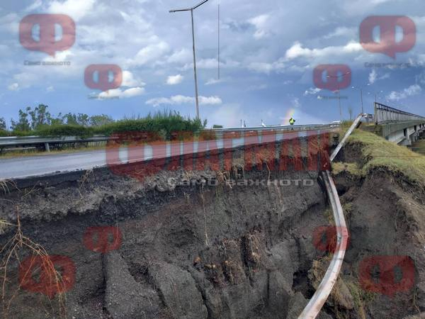 Апокалипсисът в "Сарафово" е неописуем! Жената, пометена от калното свлачище: Едва не ме погреба жива! (СНИМКИ)