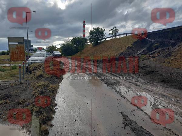 Апокалипсисът в "Сарафово" е неописуем! Жената, пометена от калното свлачище: Едва не ме погреба жива! (СНИМКИ)