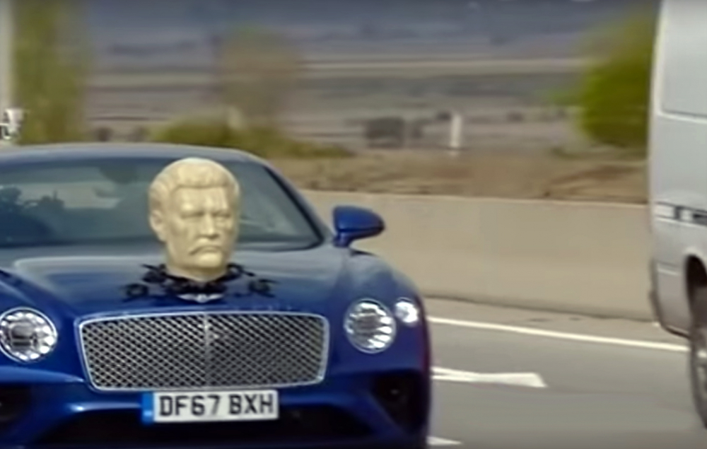 Джереми Кларксън откачи? Обикаля Грузия с Bentley с бюст на Сталин на капака (ВИДЕО)