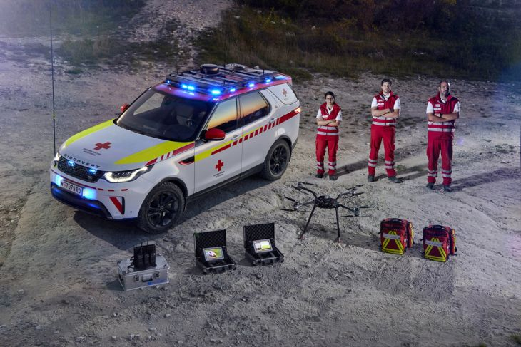 Животоспасяващ Land Rover Discovery се присъединява към автопарка за спешни случаи на Червения кръст
