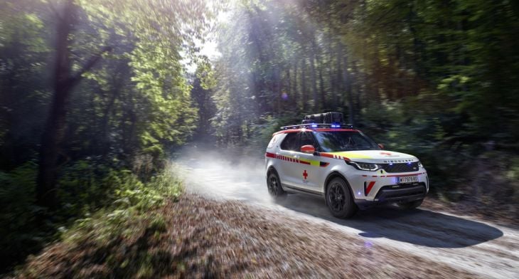 Животоспасяващ Land Rover Discovery се присъединява към автопарка за спешни случаи на Червения кръст