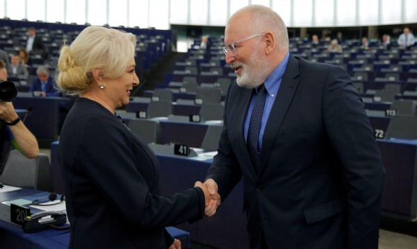 Брюксел с остра заплаха към Румъния, няма да й спре наблюдението